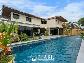 Haus zum Kauf mit 5 Zimmer in Bang Lamung, Chonburi