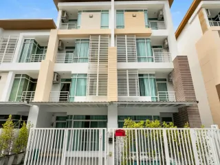 For sale 10 ベッドルーム house in Bang Lamung, Chonburi