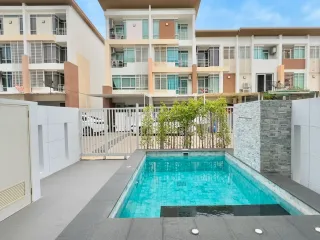 For sale 10 ベッドルーム house in Bang Lamung, Chonburi