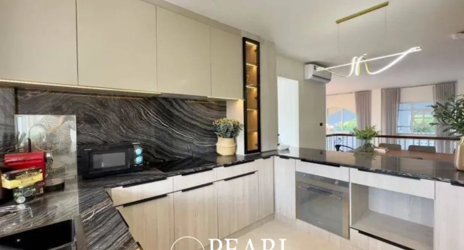 For sale 5 bedrooms house in Sattahip, Chonburi