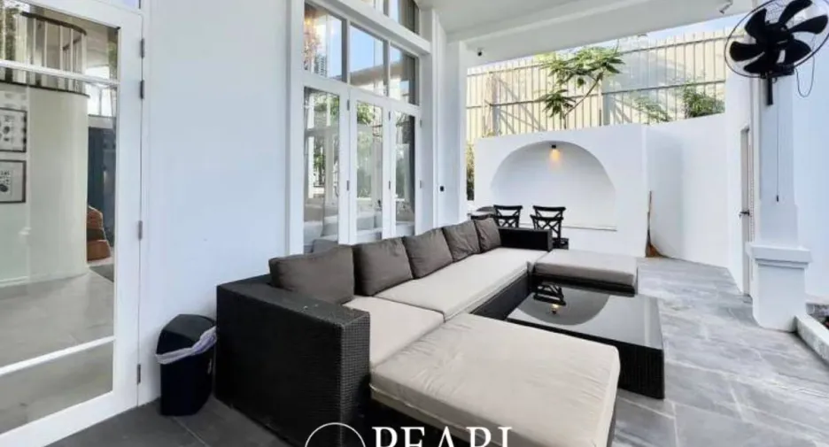 For sale 5 bedrooms house in Sattahip, Chonburi