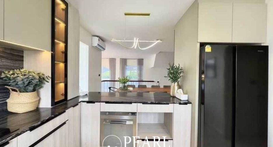 For sale 5 bedrooms house in Sattahip, Chonburi