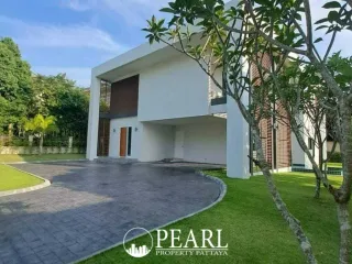 Haus zum Kauf mit 4 Zimmer in Na Jomtien, Pattaya
