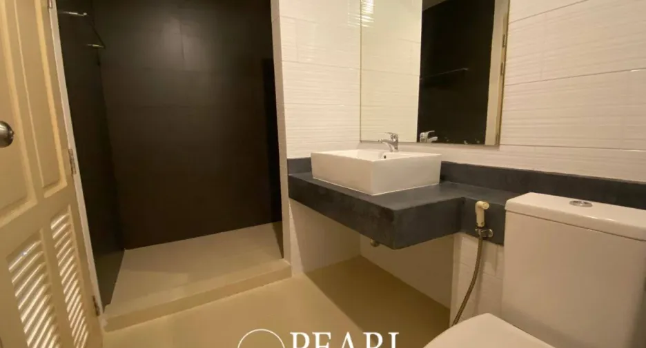 For sale 4 bedrooms townhouse in Bang Lamung, Chonburi