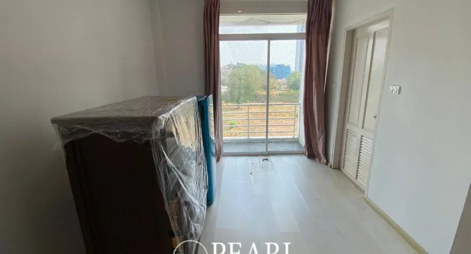 For sale 4 bedrooms townhouse in Bang Lamung, Chonburi