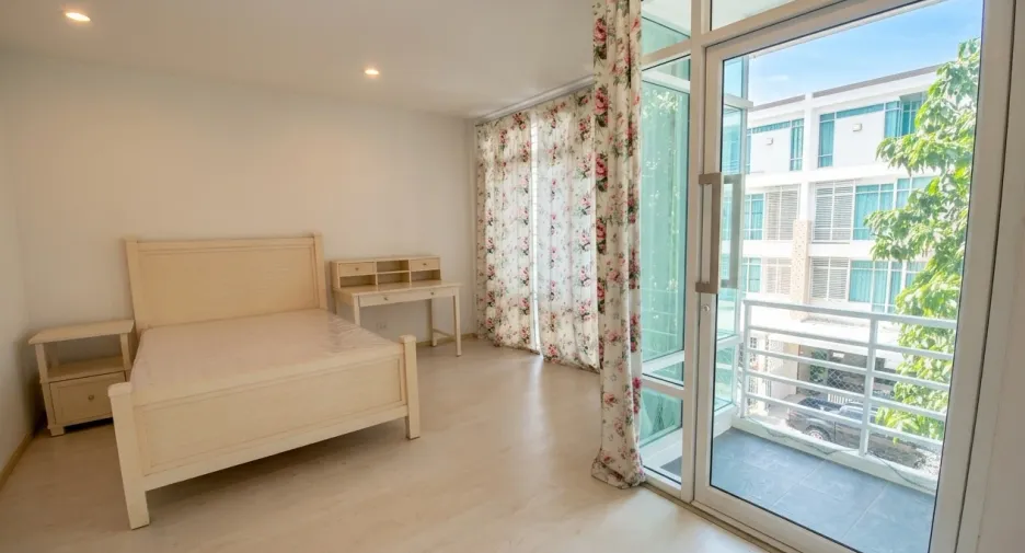 Casa adosada en venta de 4 habitaciones en Jomtien, Pattaya