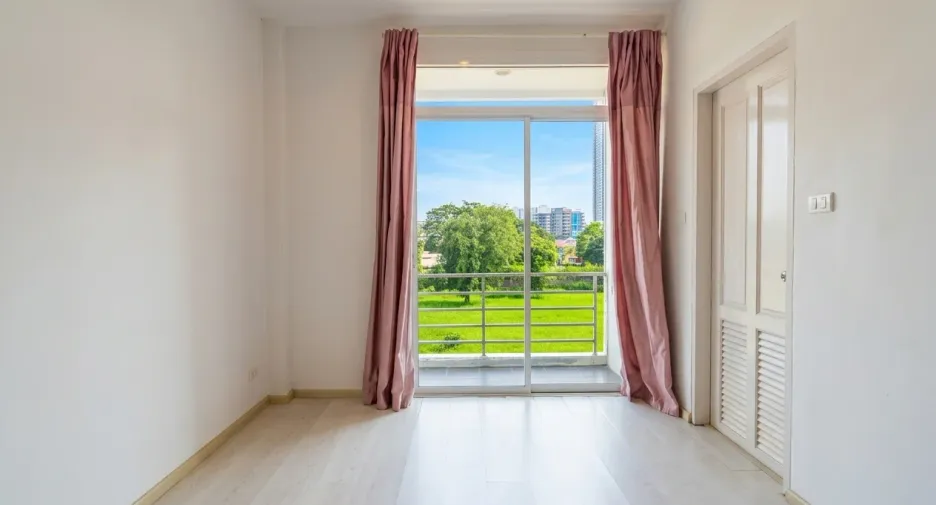 Casa adosada en venta de 4 habitaciones en Jomtien, Pattaya