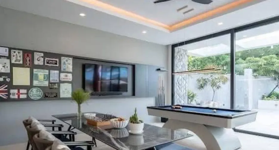 For sale 4 bedrooms house in Sattahip, Chonburi