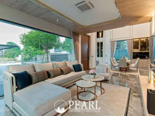 For sale 4 ベッドルーム house in Bang Lamung, Chonburi