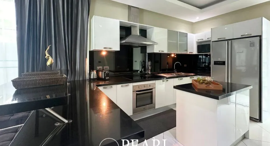 For sale 5 bedrooms house in Bang Lamung, Chonburi