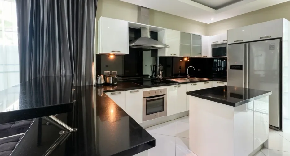 For sale 5 bedrooms house in Bang Lamung, Chonburi