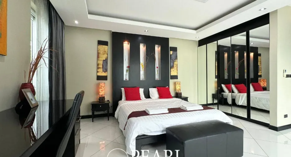 For sale 5 bedrooms house in Bang Lamung, Chonburi