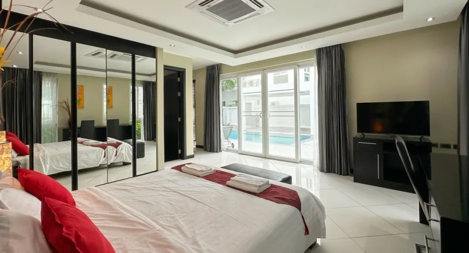 For sale 5 bedrooms house in Bang Lamung, Chonburi