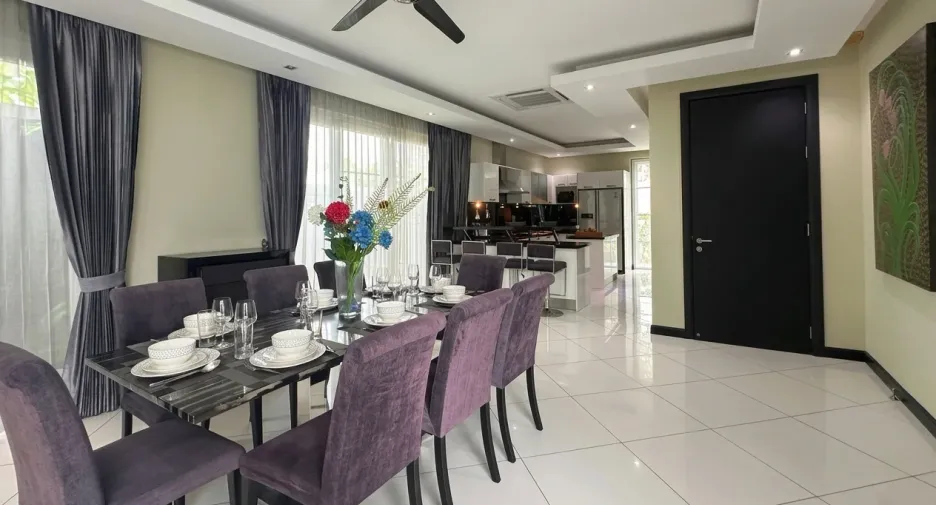 For sale 5 bedrooms house in Bang Lamung, Chonburi