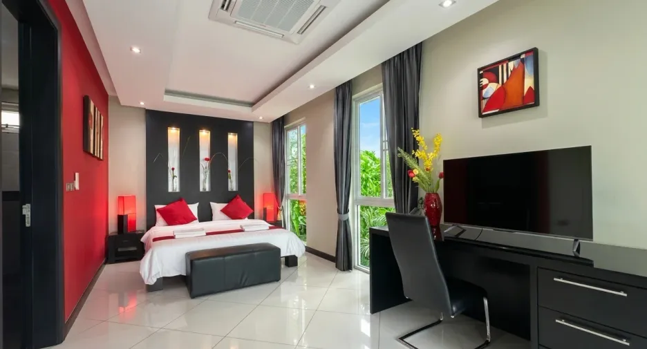 For sale 5 bedrooms house in Bang Lamung, Chonburi