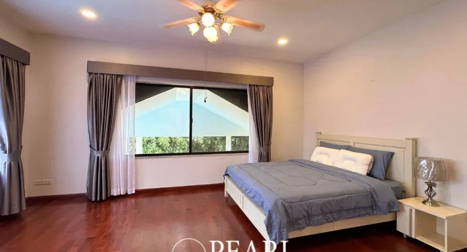 Haus zum Kauf mit 5 Zimmer in Bang Lamung, Chonburi