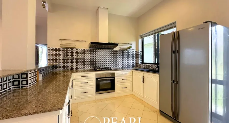 Haus zum Kauf mit 5 Zimmer in Bang Lamung, Chonburi