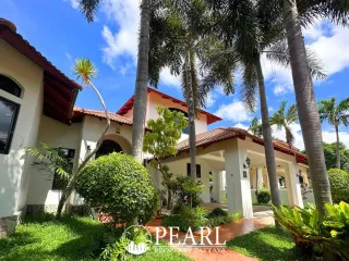 Haus zum Kauf mit 5 Zimmer in Bang Lamung, Chonburi
