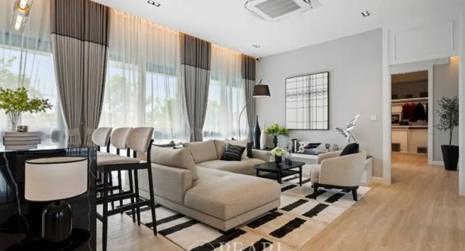 Haus zum Kauf mit 4 Zimmer in Bang Lamung, Chonburi