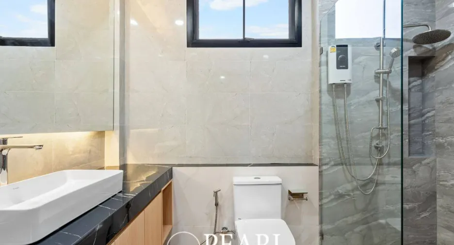 For sale 4 bedrooms house in Bang Lamung, Chonburi