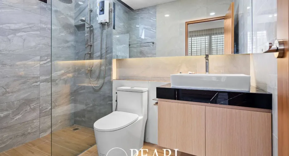 For sale 4 bedrooms house in Bang Lamung, Chonburi