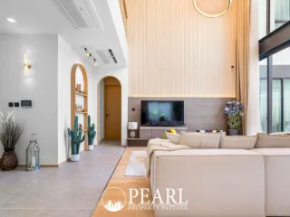 Haus zum Kauf mit 5 Zimmer in Bang Lamung, Chonburi