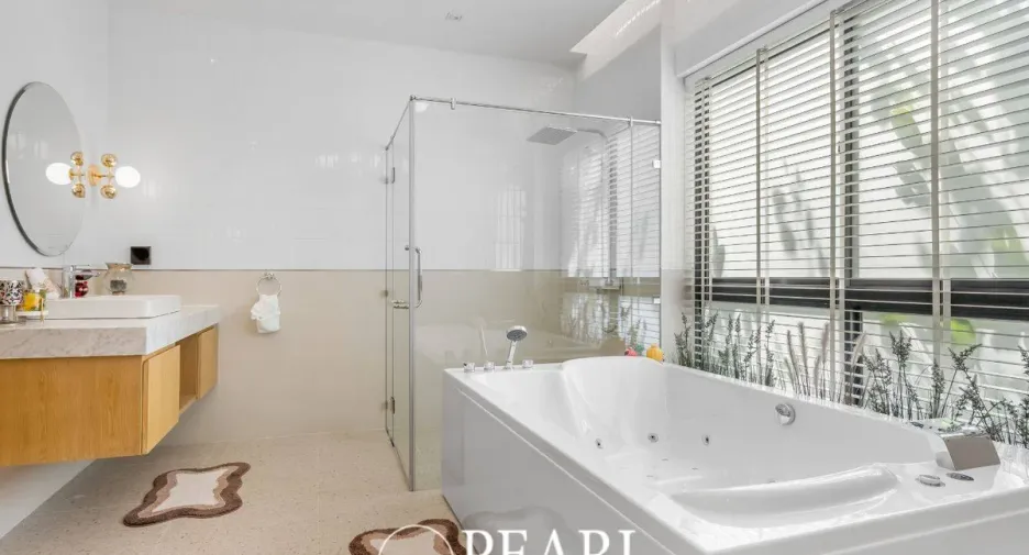 Haus zum Kauf mit 5 Zimmer in Bang Lamung, Chonburi