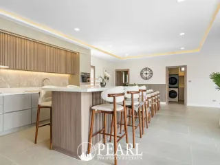 For sale 7 bedrooms house in Bang Lamung, Chonburi