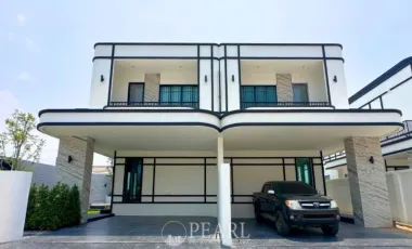 Casa adosada en venta de 3 habitaciones en Bang Lamung, Chonburi