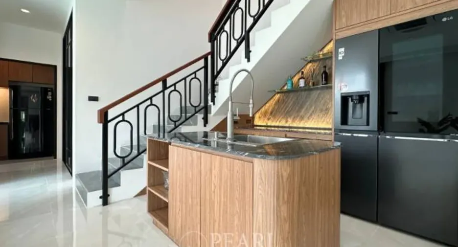 Reihenhaus zum Kauf mit 3 Zimmer in Bang Lamung, Chonburi