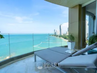 For sale 3 ベッドルーム condo in Bang Lamung, Chonburi