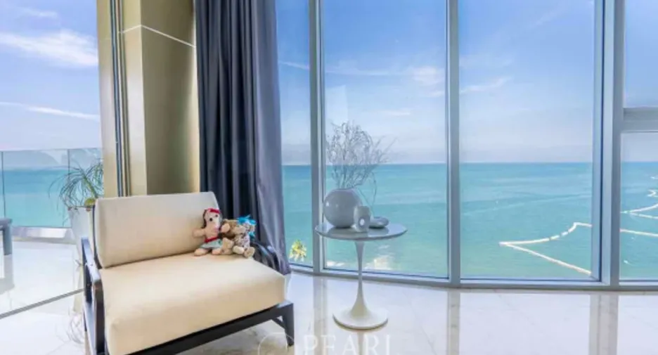 For sale 3 bedrooms condo in Bang Lamung, Chonburi
