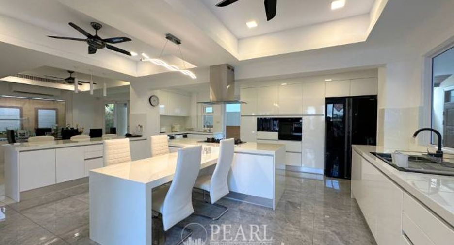 For sale 3 bedrooms house in Bang Lamung, Chonburi