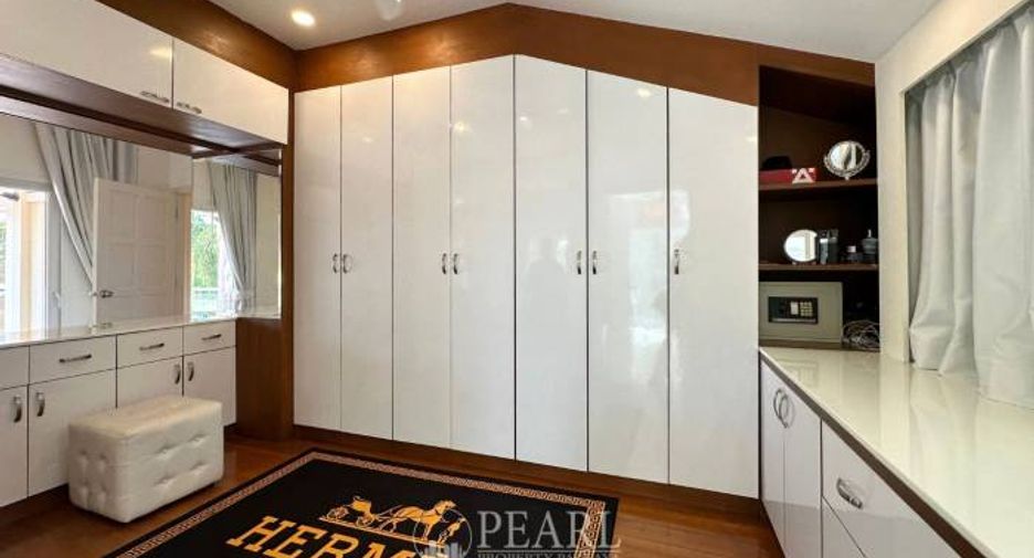 For sale 3 bedrooms house in Bang Lamung, Chonburi