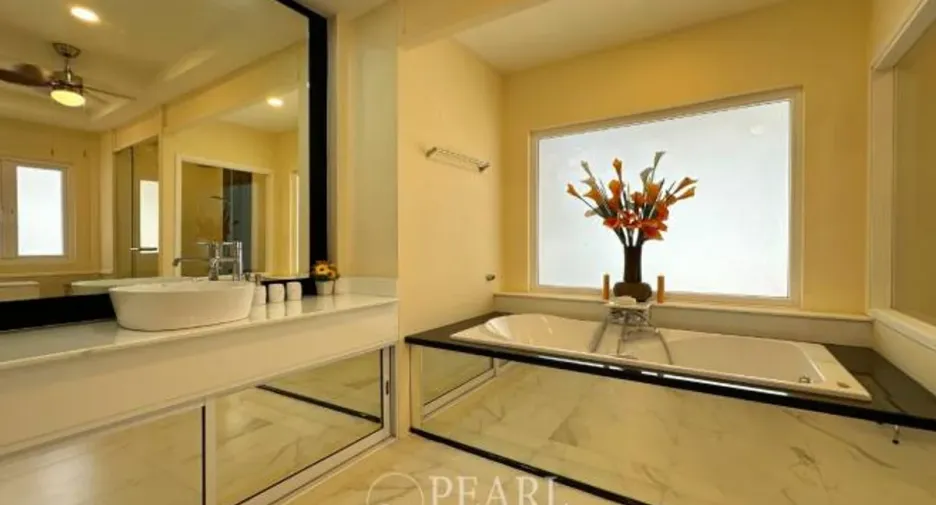 For sale 3 bedrooms house in Bang Lamung, Chonburi