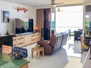 For sale 3 bedrooms condo in Na Jomtien, Pattaya