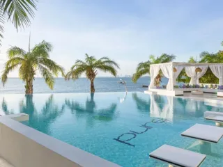 For sale 3 bedrooms condo in Na Jomtien, Pattaya