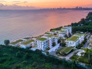 For sale 3 bedrooms condo in Na Jomtien, Pattaya