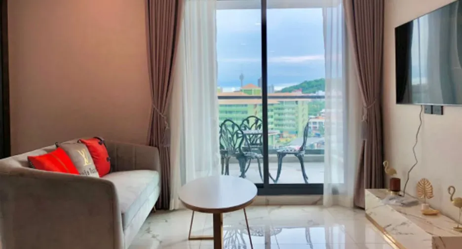 For sale 2 ベッドルーム condo in Bang Lamung, Chonburi