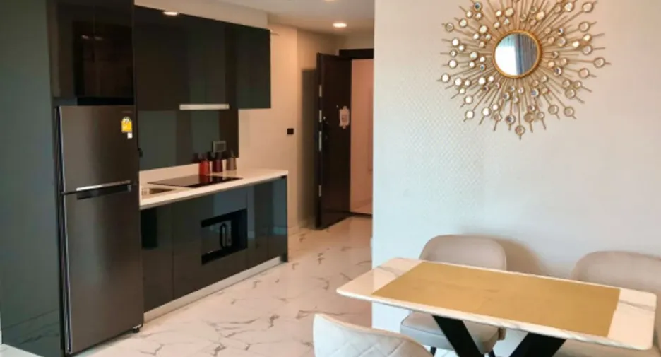 For sale 2 ベッドルーム condo in Bang Lamung, Chonburi