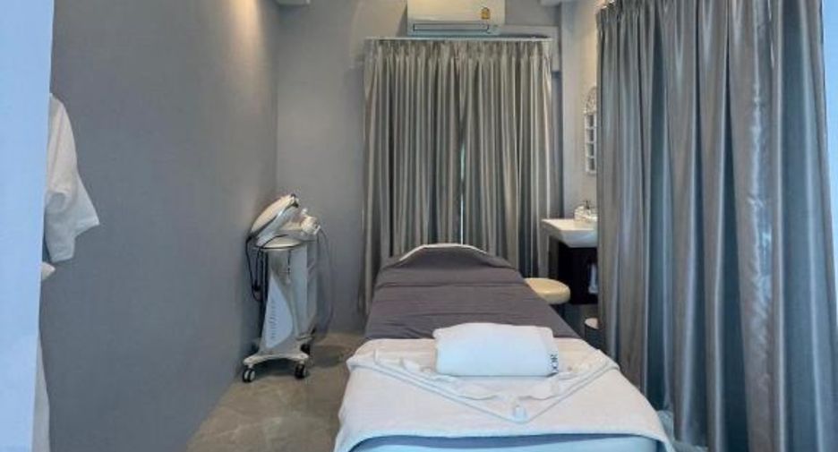 Haus zum Kauf mit 10 Zimmer in Sattahip, Chonburi