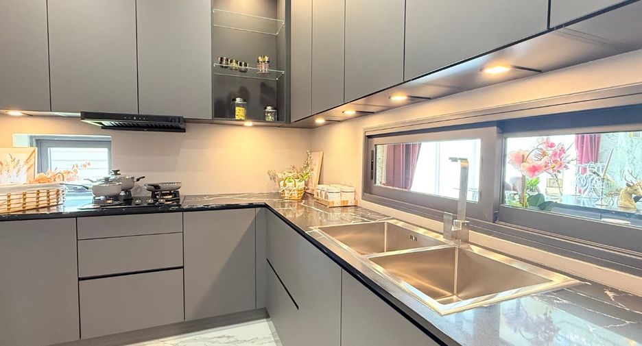 À vendre 5 chambres maison à Bang Lamung, Chonburi