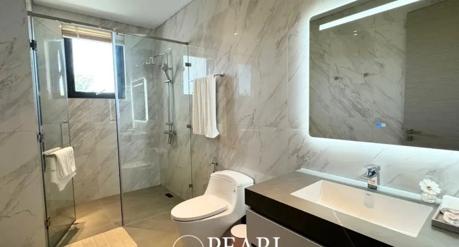 For sale 4 ベッドルーム house in Bang Lamung, Chonburi