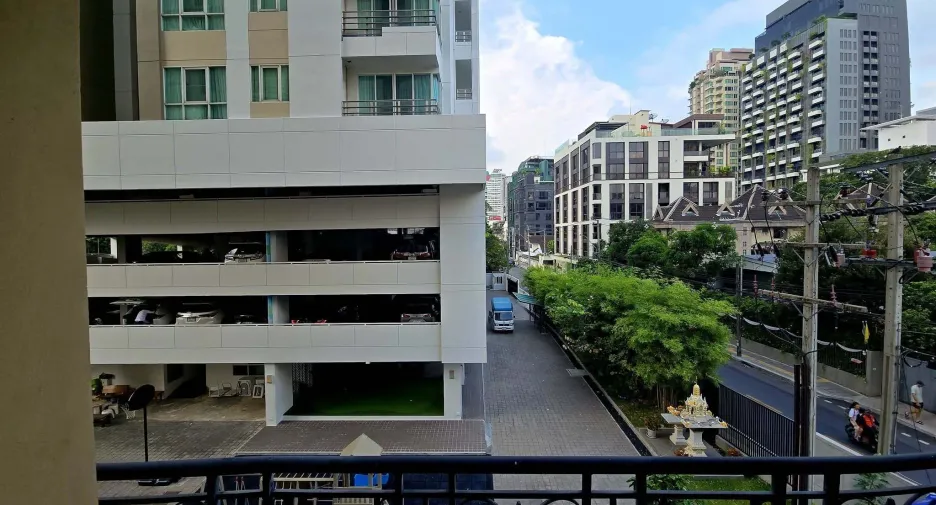 For rent 2 bedrooms condo in Watthana, Bangkok