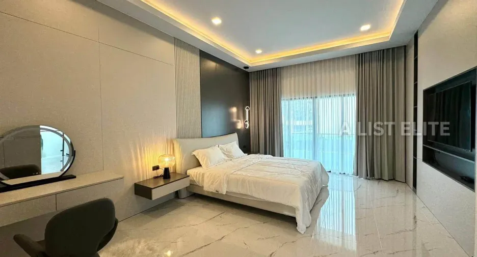 For rent 5 bedrooms house in Bang Lamung, Chonburi
