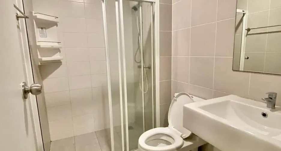 For rent 1 bed condo in Mueang Samut Prakan, Samut Prakan