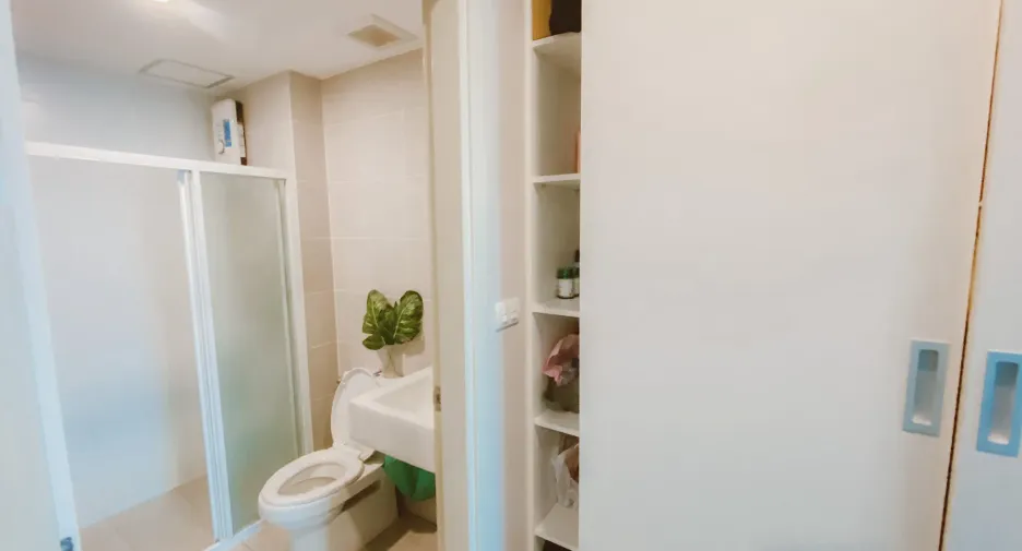 For rent 1 bed condo in Mueang Samut Prakan, Samut Prakan