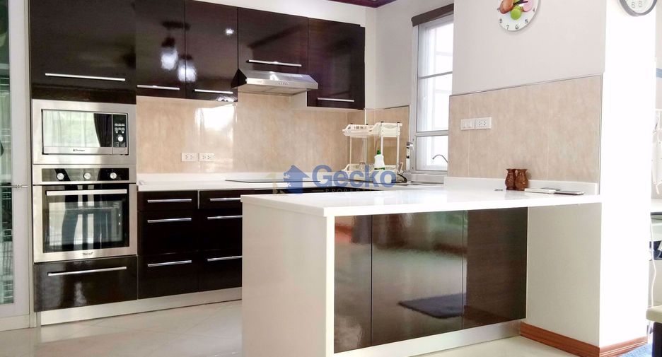 For sale 2 ベッドルーム condo in Bang Lamung, Chonburi