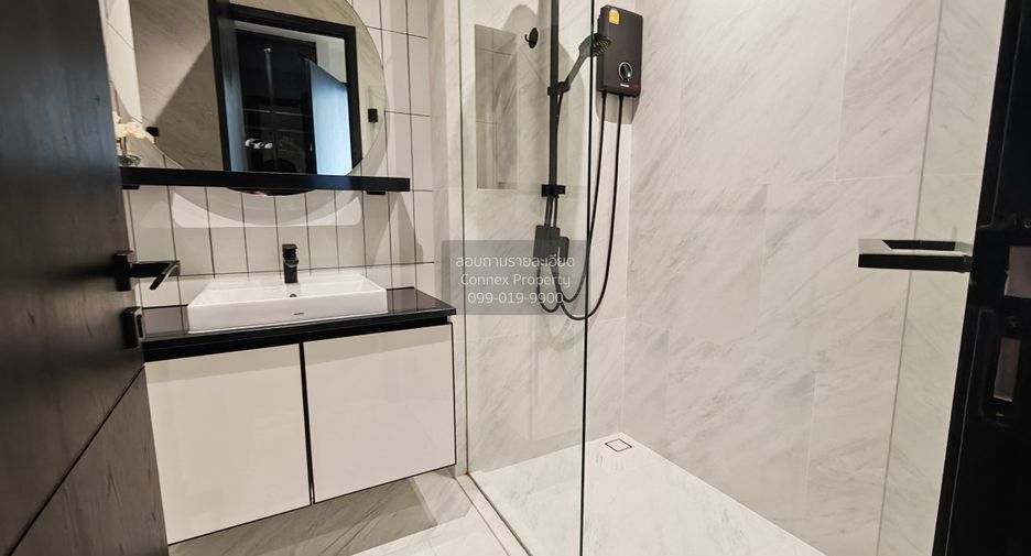 For rent 2 bedrooms condo in Khlong San, Bangkok