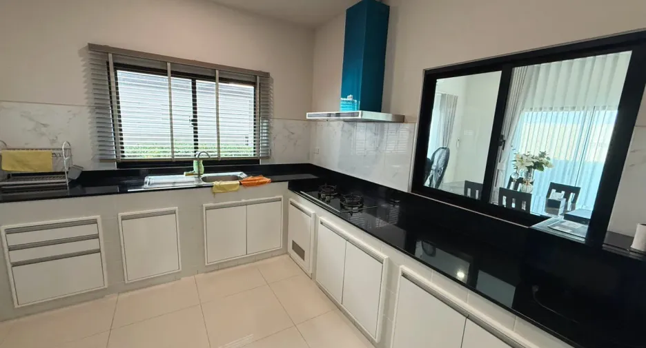 For rent 4 bedrooms house in Bang Phli, Samut Prakan